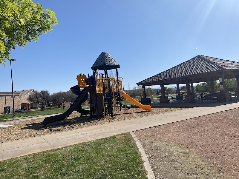 Pine View Pine View Park in Washington, Utah | Splash Pad & Walking Trail
